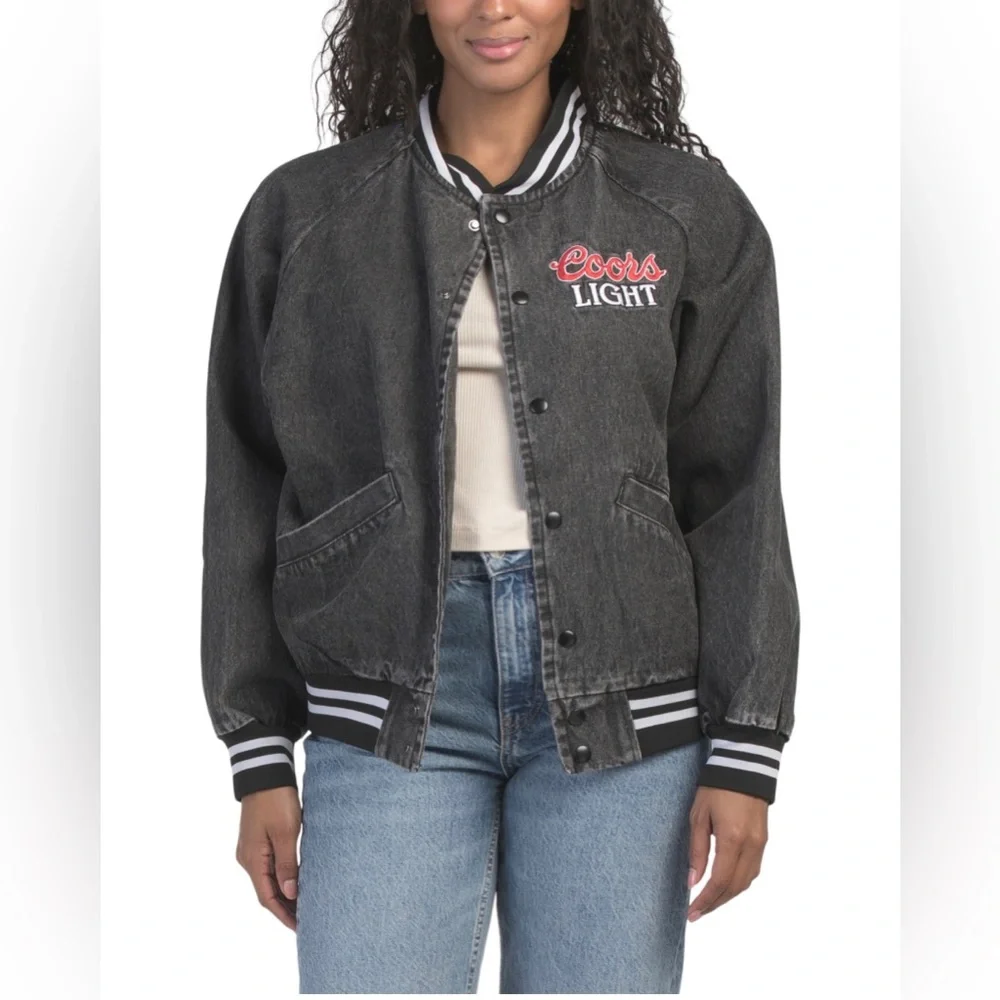 BNWT THE LAUNDRY ROOM COORS LIGHT OFFICIAL STADIUM🍻🖤 DENIM JACKET - Picture 2 of 3